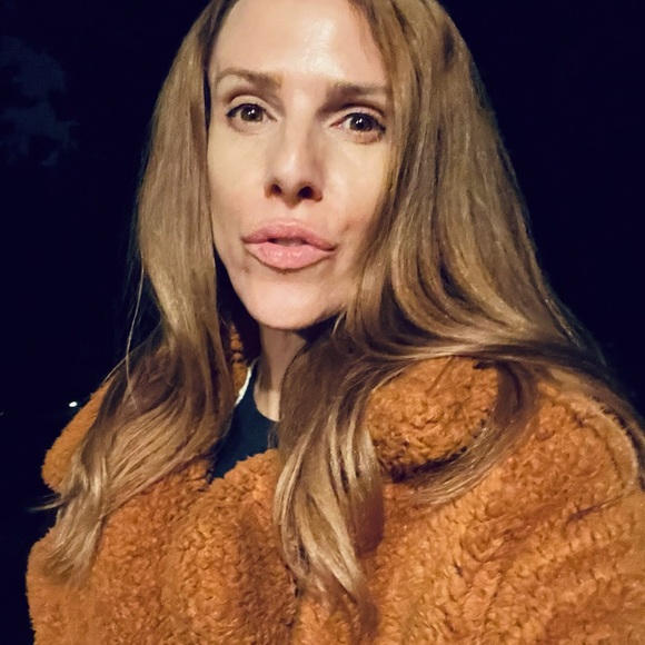 Meet your Posher, Angela - Picture 1 of 1